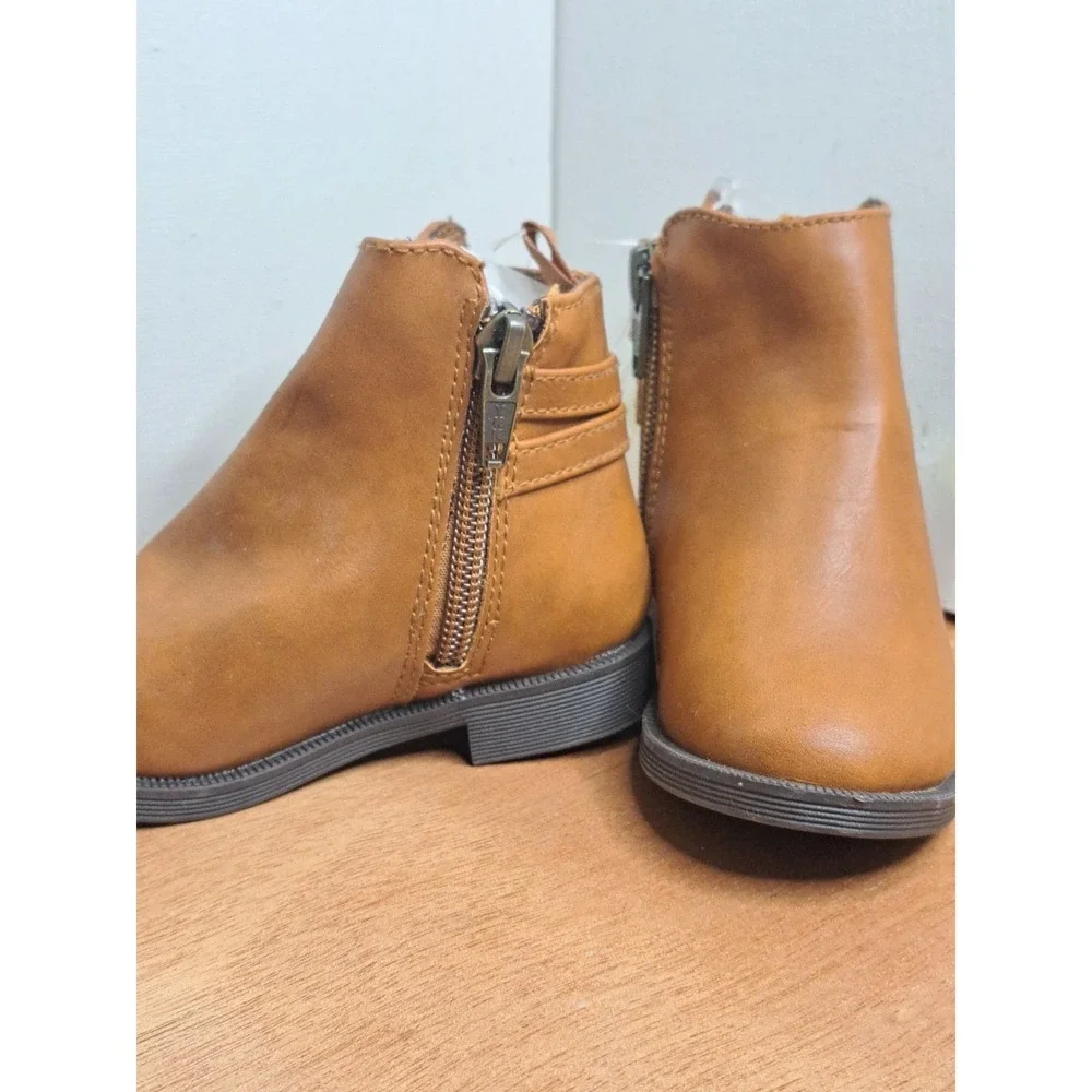 Crazy8 Faux Brown Leather Girls Fashion Boots Side Zipper Size 4 Brand New